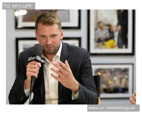 东契奇向里夫斯展示扭伤手指里夫斯惊呼难以置信的反应引发热议 东契奇向里夫斯展示扭伤手指里夫斯惊呼难以置信的反应引发热议