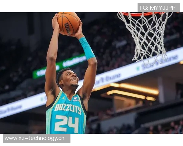 迈尔斯布里奇斯上半场表现出色8投3中贡献14分3助攻并罚球全中 迈尔斯布里奇斯上半场表现出色8投3中贡献14分3助攻并罚球全中