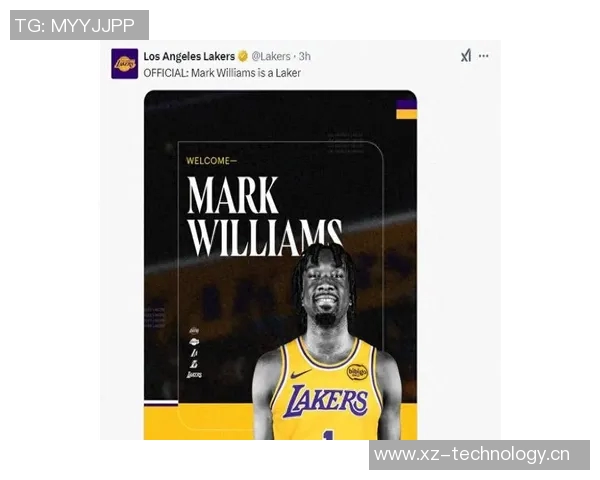 季前赛迎战湖人太阳队晒出布克马威帅气登机照引发关注 季前赛迎战湖人太阳队晒出布克马威帅气登机照引发关注