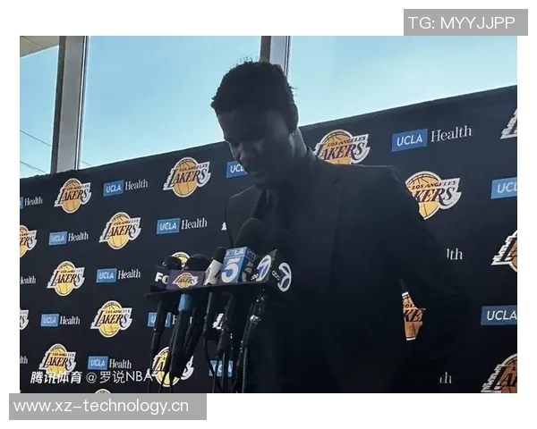 艾顿期待与东詹共同训练表示已做好充分准备静待机会到来